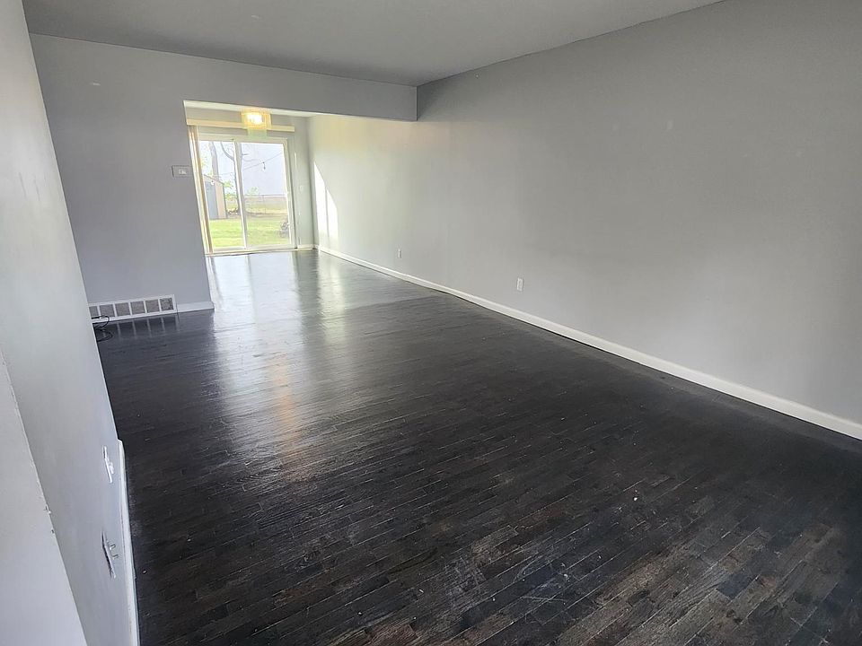 1st image of 1501 W Farnum Ave