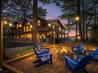 1949 Orchard Dr, Gatlinburg, TN 37876