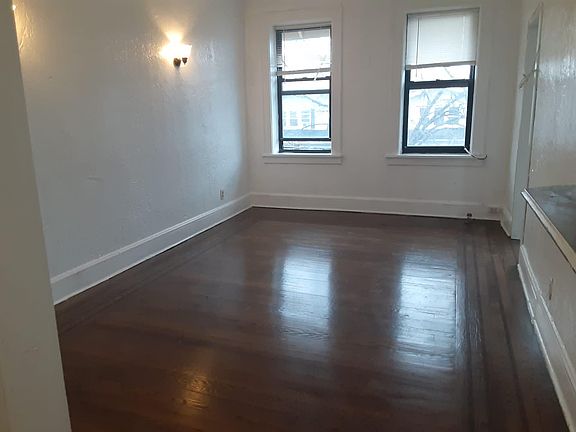 5th image of 328 N 12th St APT 8