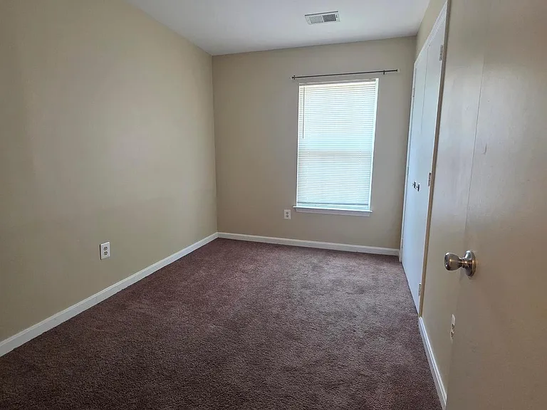940 Newington Ct — Photo 1