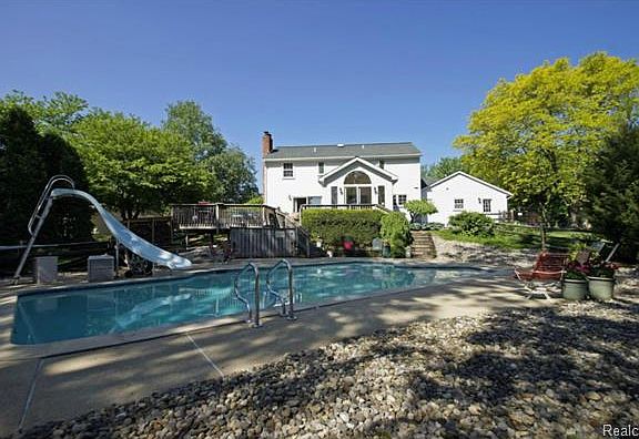 4th image of 8860 Colony Farm Dr
