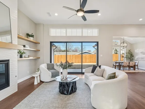 2638 Evinrude Dr, Grapevine, TX 76051