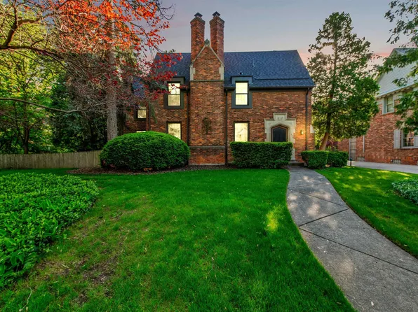 449 Lincoln Rd, Grosse Pointe, MI 48230