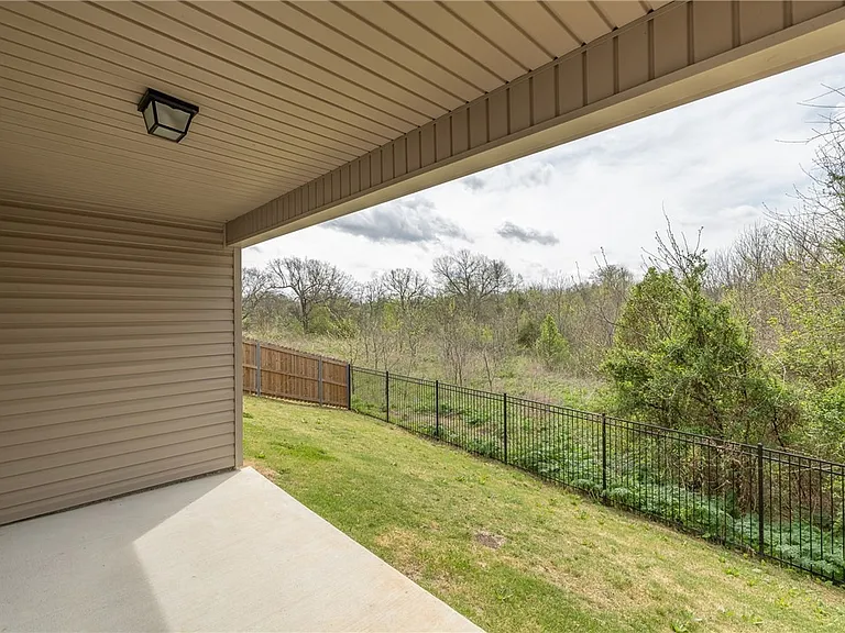 899 E Sparrow Cir — Photo 26