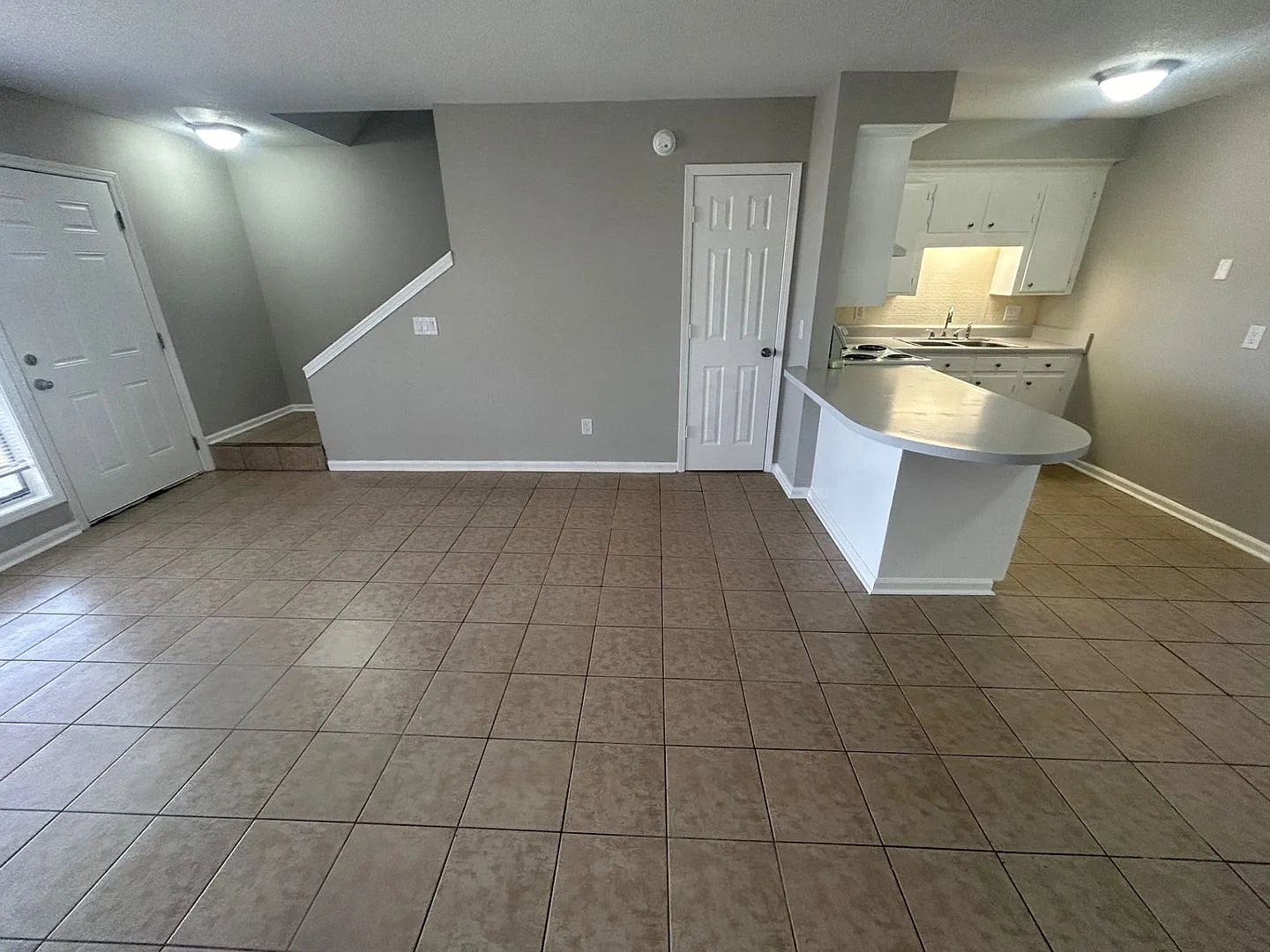 West Columbia Affordable Duplex. $300 Off First Month's Rent Move-In Special! — Photo 2