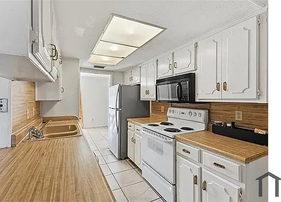 3109 Point East Dr — Photo 4