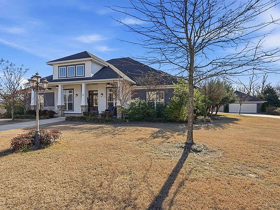 3rd image of 8 Persimmon Ridge Dr