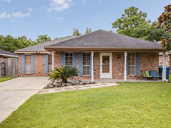 2nd image of 208 Caledonia Dr