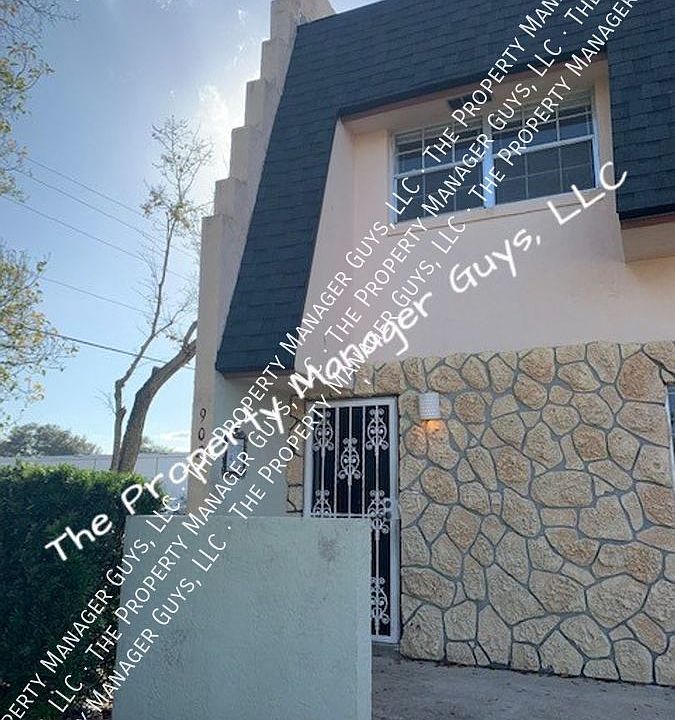 1st image of 902 W Millard Ct