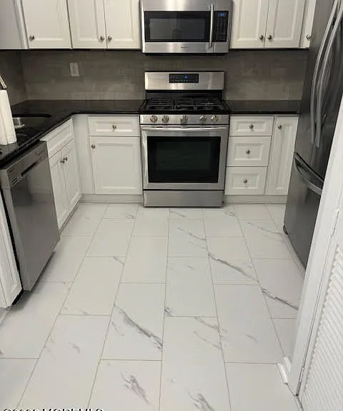 101 Hyacinth Ln — Photo 2