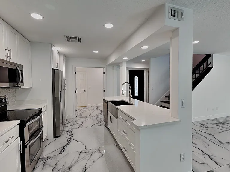 8212 Citrus Chase Dr — Photo 13