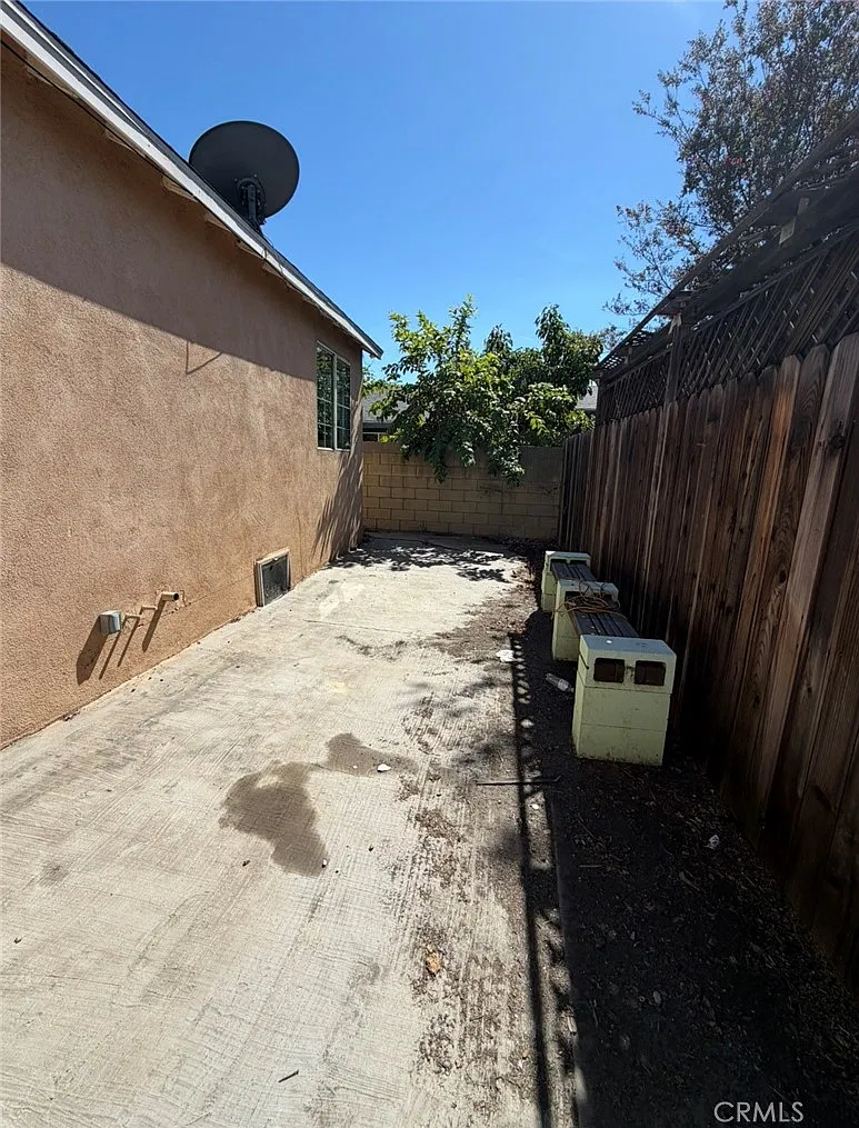 2 bed, 1200 sqft, $3,200 — Photo 3