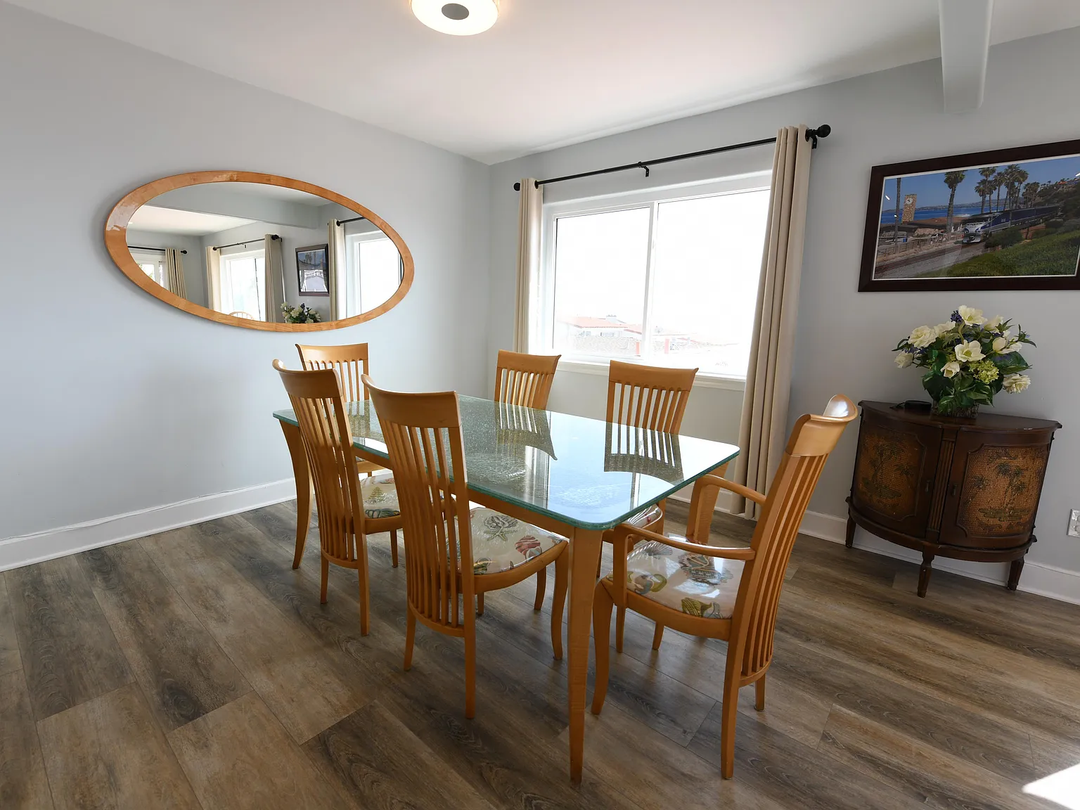2 bed, 2.5 bath, 1381 sqft, $6,750 — Photo 4