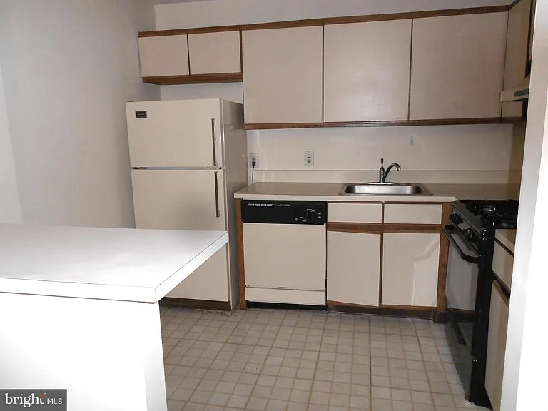 1030 E Lancaster Ave #112 — Photo 11