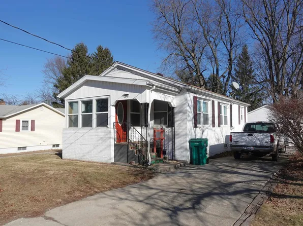 235 Silver St, Galesburg, IL 61401