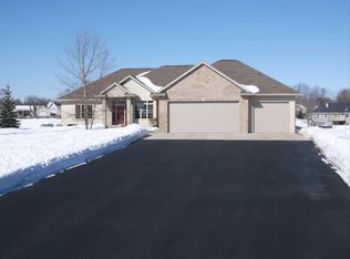 556 Buchanan Rd, Combined Locks, WI 54113