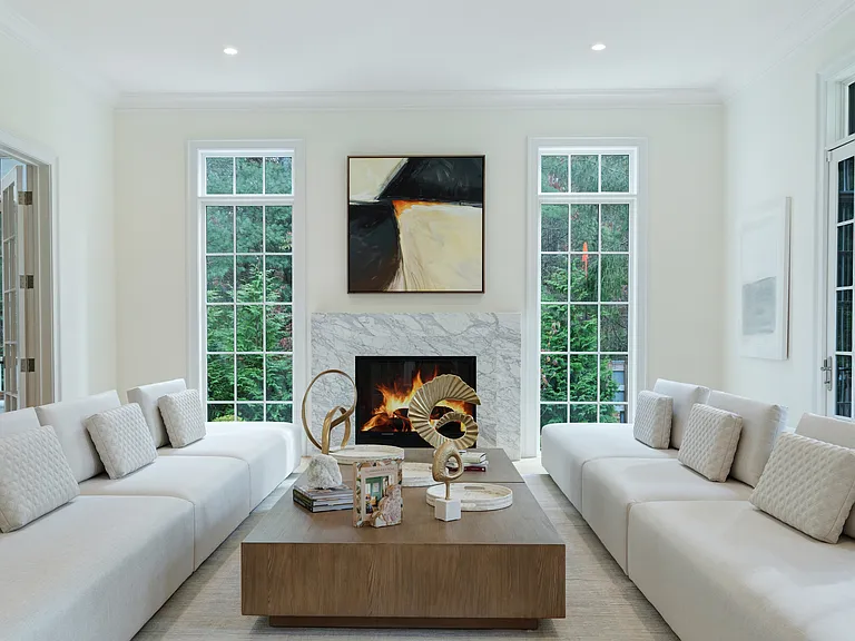 73 Wainscott Stone Rd — Photo 10