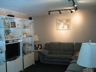 3rd image of 21 Center St