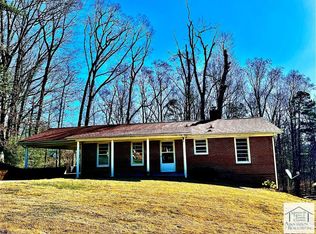 905 Meadow Ln, Martinsville, VA 24112