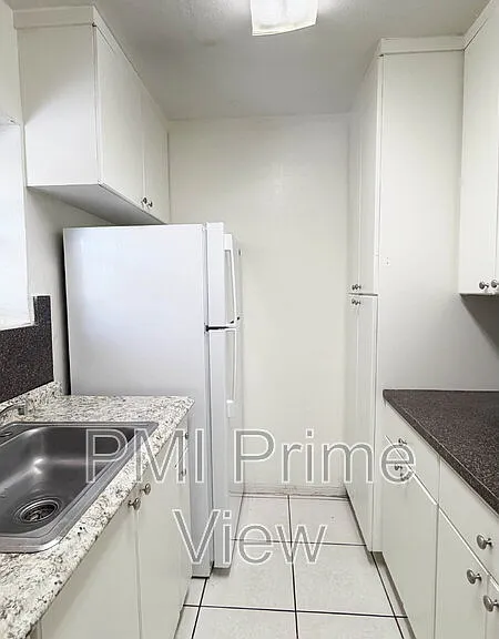 1245 W 24th St #208 — Photo 9