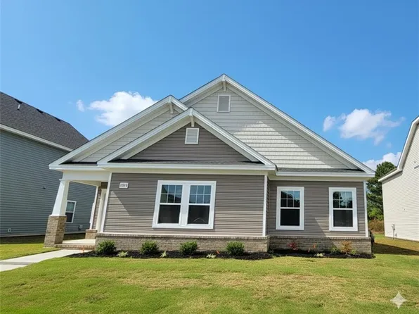 1015 Hillpoint Rd, Suffolk, VA 23434