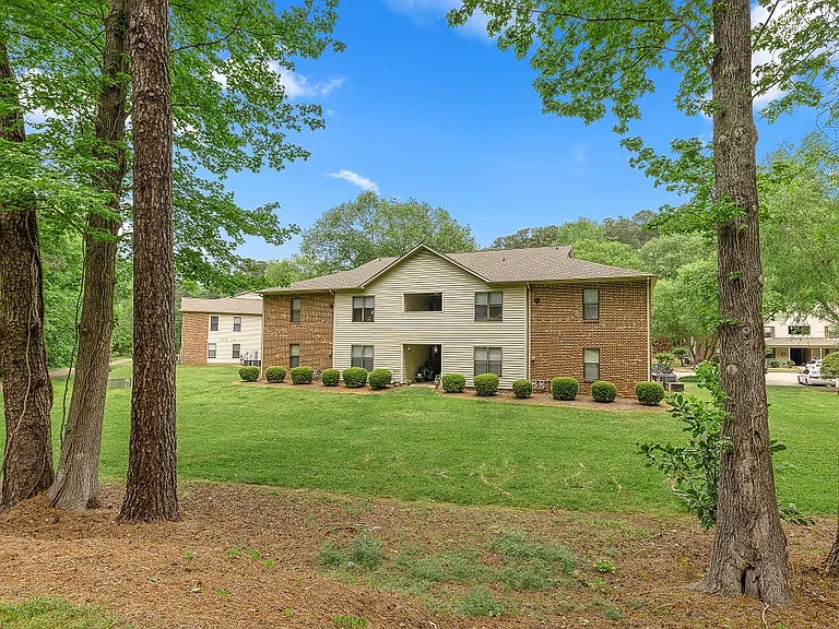 Timberwood Place Apartments — Photo 10