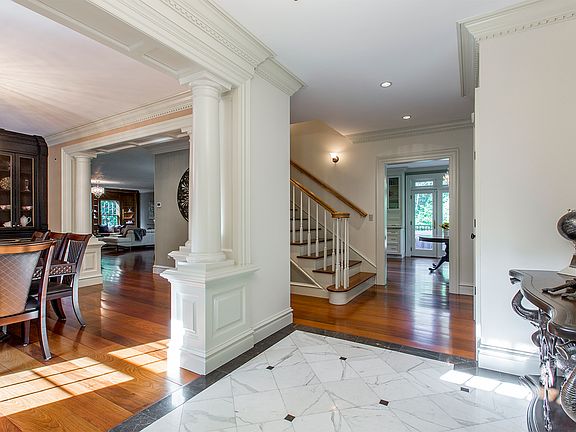4th image of 11 Ray Emma Dr