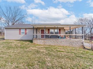 104 Bluegrass Dr, Scottsville, KY 42164