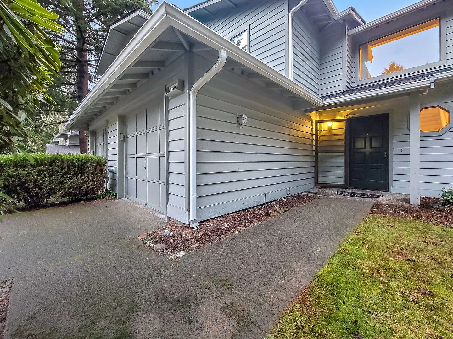 Great location. Walking distance Microsoft, shopping and everyday amenities!! — Photo 2