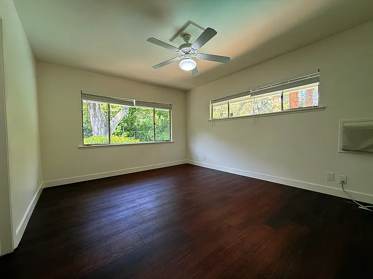 1240 Wellington Ave — Photo 23