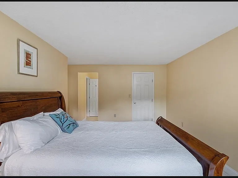 650 Brookside Dr #D — Photo 18