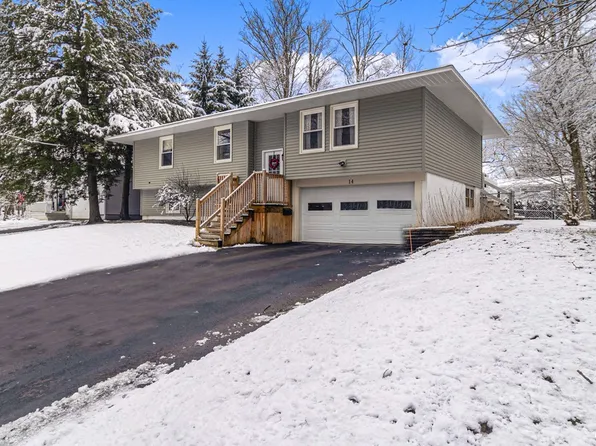 14 Canterbury Dr, Clinton, NY 13323
