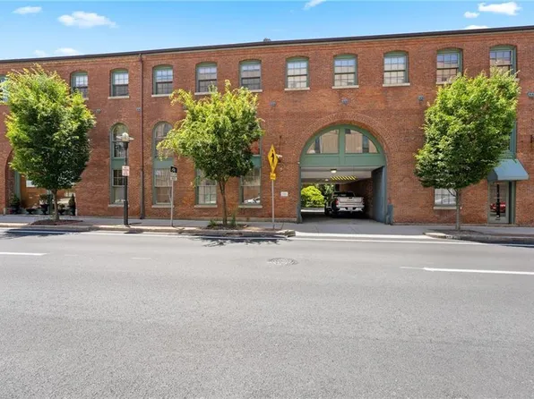 555 S Water St APT 212, Providence, RI 02903