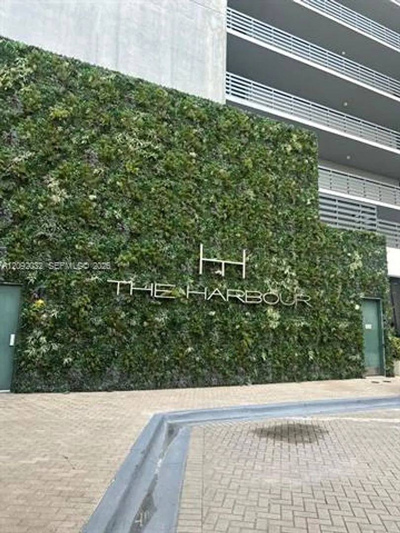 16385 Biscayne Blvd cu-2606, North Miami Beach, FL 33160 — Photo 3