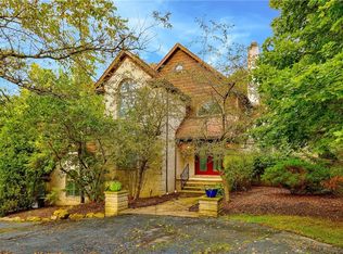 789 Hanover Rd, Mayfield Village, OH 44040