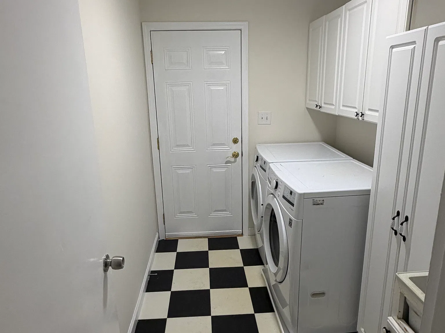 3 bed, 1288 sqft, $2,350 — Photo 4