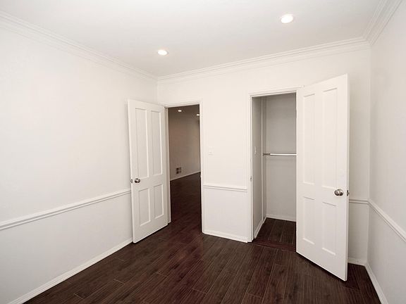 5th image of 9933 Robbins Dr APT 3