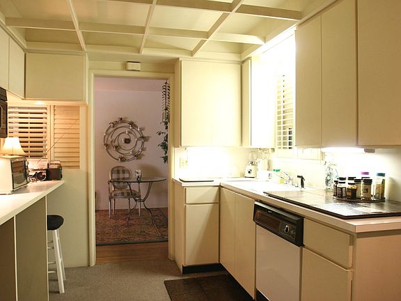 5th image of 640 51st St
