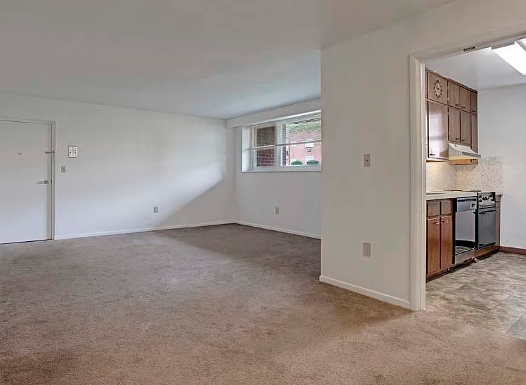 Corliss Apartments — Photo 5