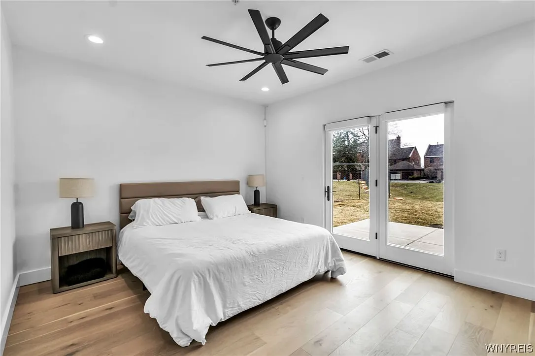 3 bed, 3.5 bath, 2678 sqft, $8,000 — Photo 4