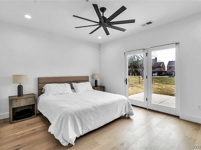 240 Lakefront Blvd — Photo 4