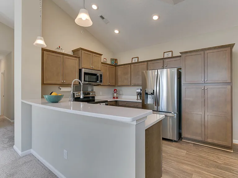 1104 Union Pacific Way — Photo 6