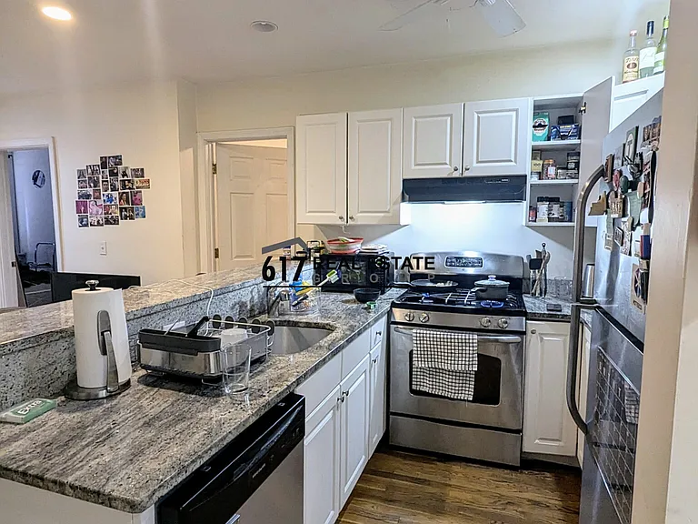 66 Egmont St #2 — Photo 1