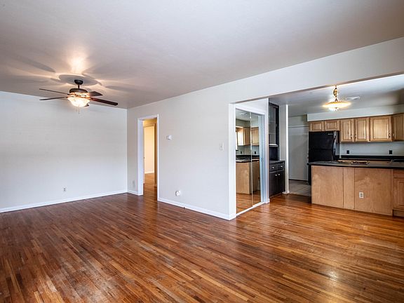 5th image of 1312 N Laguna Ave