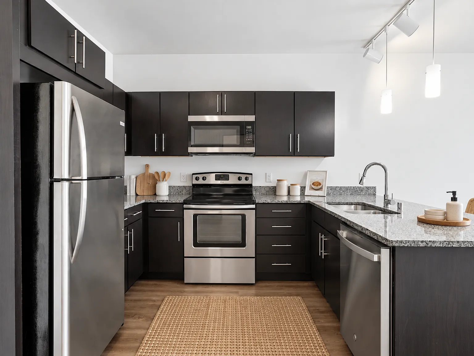 Freshwater Plaza Apartments — Photo 2