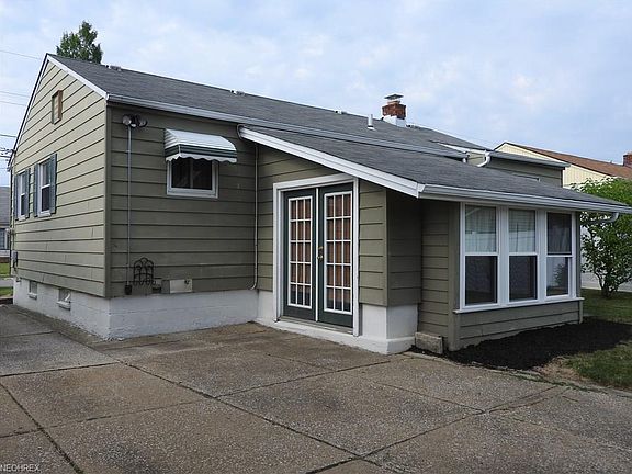 2nd image of 16093 Muskingum Blvd