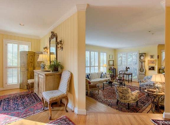 4th image of 12 Hampton Hills Ln