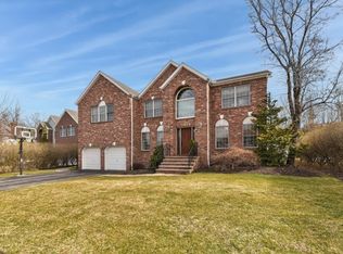 41 Foxboro Rd, Wayne, NJ 07470