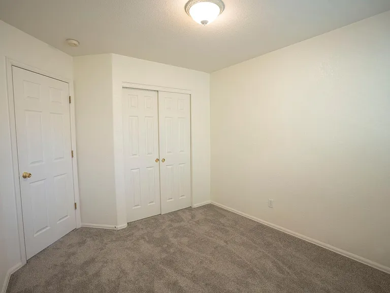 1232 S Waco St #F — Photo 8