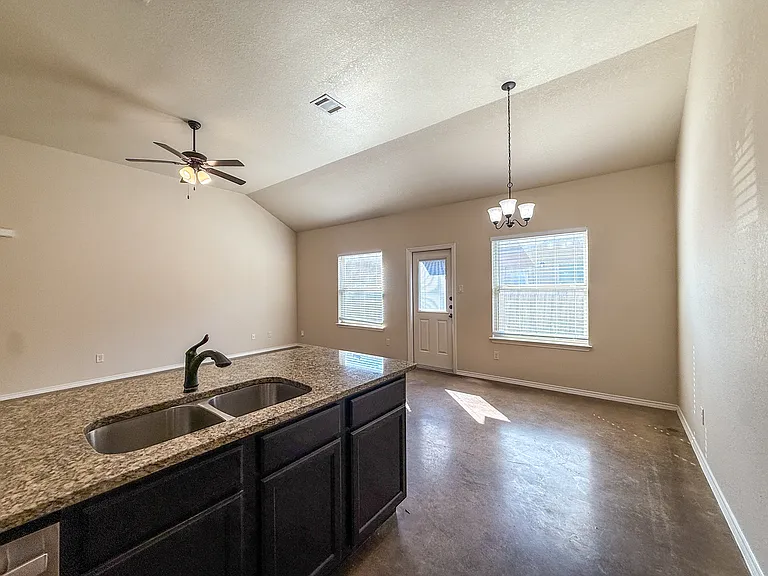 342 Emma Dr #2-1 — Photo 8